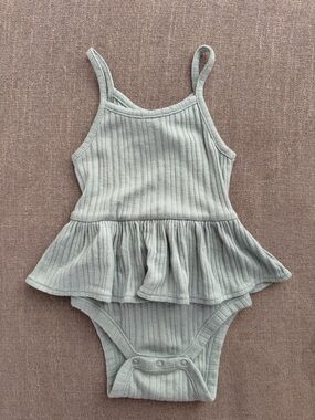 Old navy blue ribbed ruffle onesie tank. 12-18 mos